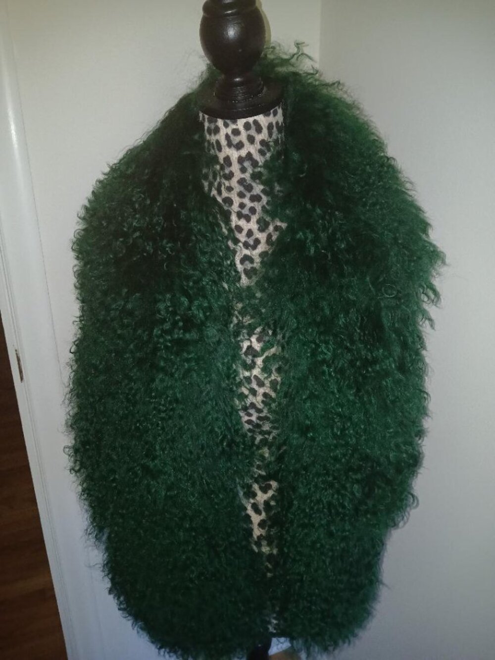 NWOT Bright Green Curly Mongolian Lamb fur collar scarf scarve lined on back